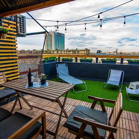 Apartment With Panoramic Terrace In City Center 布加勒斯特 外观 照片