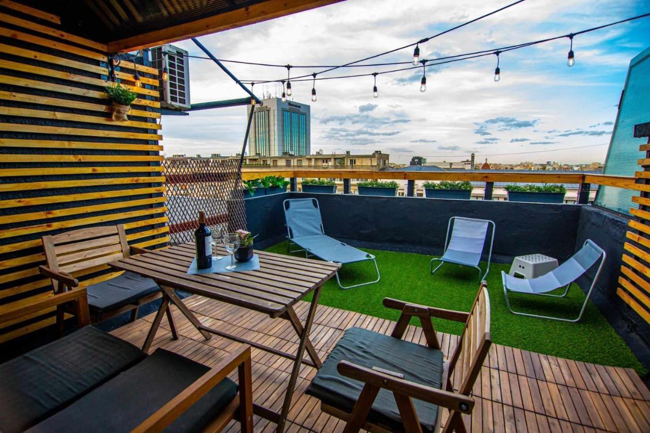 Apartment With Panoramic Terrace In City Center 布加勒斯特 外观 照片