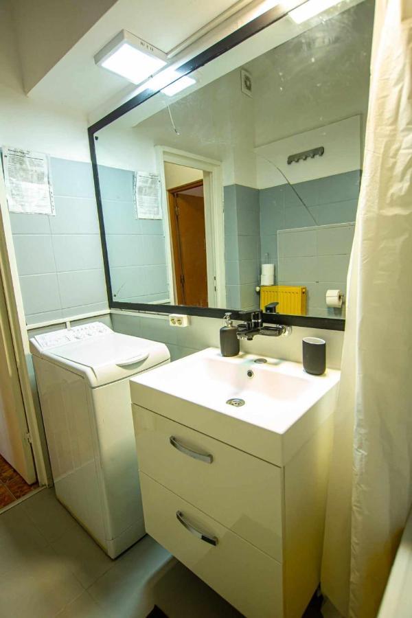 Apartment With Panoramic Terrace In City Center 布加勒斯特 外观 照片