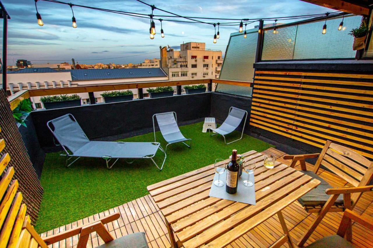 Apartment With Panoramic Terrace In City Center 布加勒斯特 外观 照片